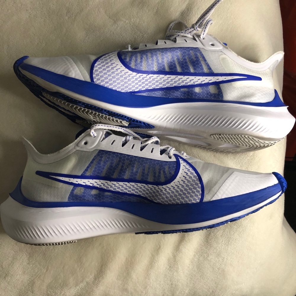 Nike Zoom Gravity, blue, white and racer blue